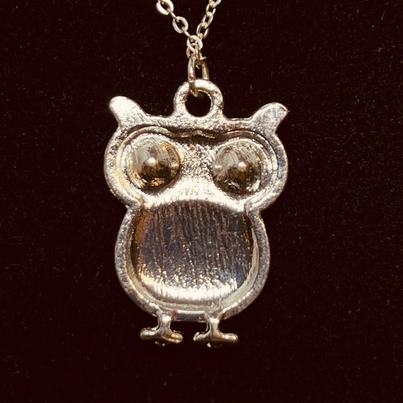 Silver Tone Cable Chain Necklace W/Black And Clear Rhinestone Owl Pendant (3852) - Picture 4 of 7